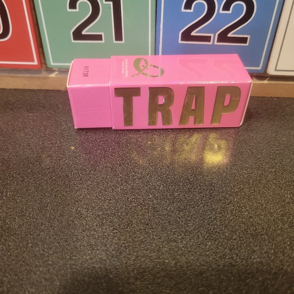 Jeffree Star Velvet Trap Communion Wine lipstick. - Picture 3 of 3